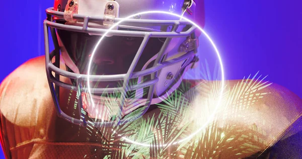 近距离照明植物 环绕着美国足球运动员头戴头盔 复制空间 Blue Protection Composite Sport Competition Illustration Glowing — 图库照片