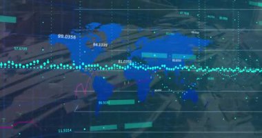 Finansal veri işleme animasyonu dünya haritasında siyah arka planda. Küresel iş, finans ve dijital arayüz kavramı dijital olarak oluşturulmuş video.