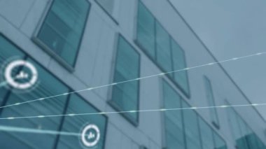 Şehir manzarası üzerindeki simgelerle bağlantı ağının animasyonu. Dijital olarak oluşturulmuş küresel bağlantılar, iş, finans, hesaplama ve veri işleme kavramı.