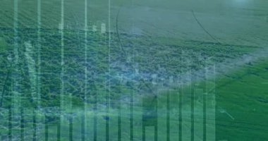 Manzara üzerinde veri işleme animasyonu. küresel iş ve dijital arayüz kavramı dijital olarak oluşturulmuş video.