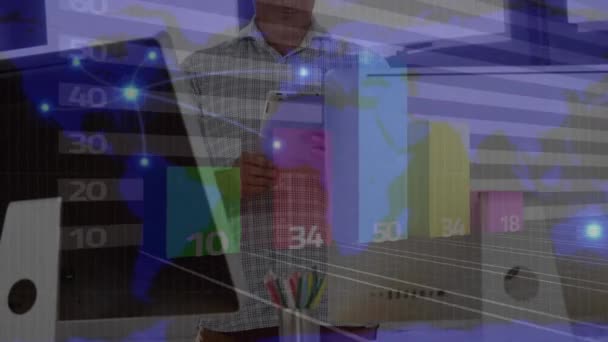 Animation Financial Data Processing World Map Caucasian Man Using Tablet — Stockvideo