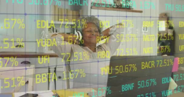 Animation Financial Data Processing African American Senior Woman Wearing Headphones — Stock video