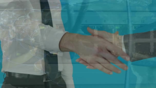 地球上の点のアニメーション ルーターの背面パネル 原因アジアのビジネスマン握手の中央部 デジタル複合材 複数の露出 グローバル化 チームワーク テクノロジーの概念 — ストック動画
