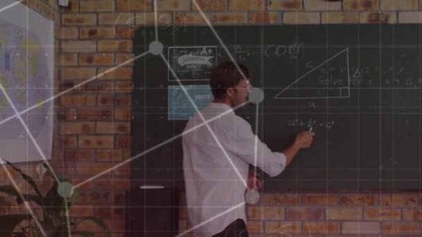 Анімація Математичних Рівнянь Форм Над Кавказьким Вчителем Чоловічої Статі Глобальна — стокове відео