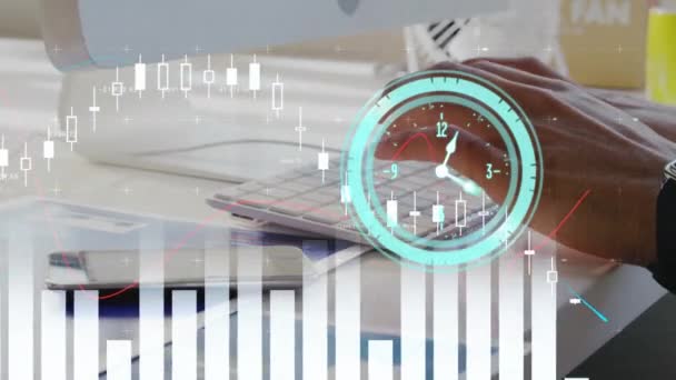 Animația Ceasului Peste Statistici Prelucrarea Datelor Financiare Omul Folosind Tastatura — Videoclip de stoc