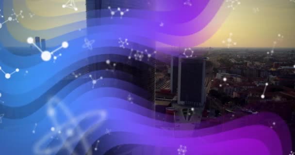 風景の上に分子や紫の歩道のアニメーション グローバルサイエンス コンピューティング デジタルインターフェイス データ処理コンセプトデジタル生成ビデオ — ストック動画