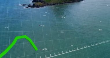 Manzara üzerinde finansal veri işleme animasyonu. Küresel iş, finans ve dijital arayüz kavramı dijital olarak oluşturulmuş video.