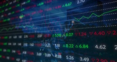 Arkaplanda şehir trafiğine karşı borsa veri işlemenin birleşik görüntüsü. küresel finans ve ekonomi kavramı