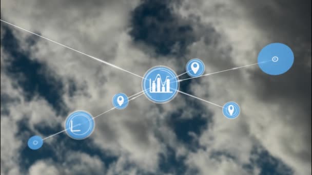 Animation Eines Netzwerks Digitaler Symbole Gegen Wolken Blauen Himmel Globale — Stockvideo