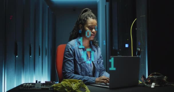 Animation Binary Coding African American Female Engineer Computer Servers Global — Vídeo de Stock