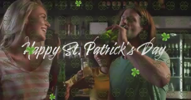 Animation Patrick Day Text Green Shamrock Falling Diverse Friends Drinking — Wideo stockowe
