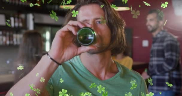 Animation Clover Icons Caucasian Man Drinking Beer Patrick Day Tradition — Stock video