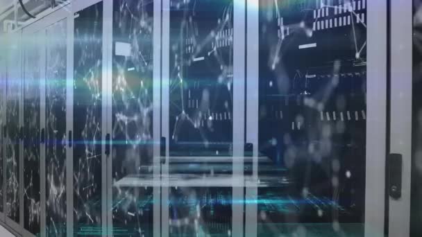 Анімація Підключених Піктограм Точок Декількох Інтерфейсах Проти Серверної Кімнати Цифрова — стокове відео