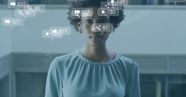 Анімація Піктограм Соціальних Мереж Обробка Даних Через Бізнес Леді Глобальний — стокове відео