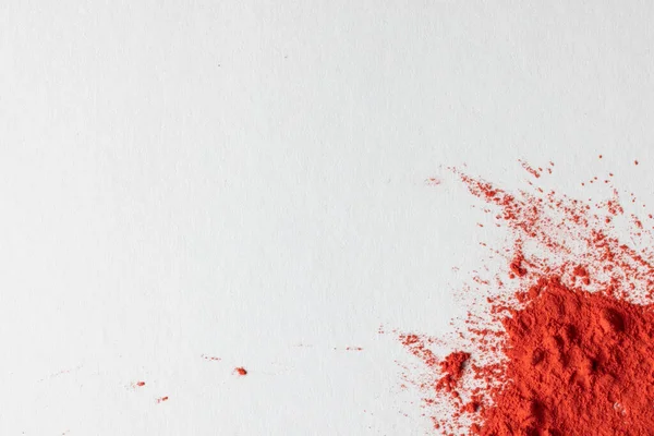 Nahaufnahme Von Rotem Puder Mit Kopierraum Auf Weißem Hintergrund Holi — Stockfoto