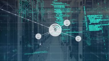 Bilgisayar sunucu odasında dijital simge ve veri işleme ağının animasyonu. Küresel ağ ve iş veri depolama teknolojisi kavramı