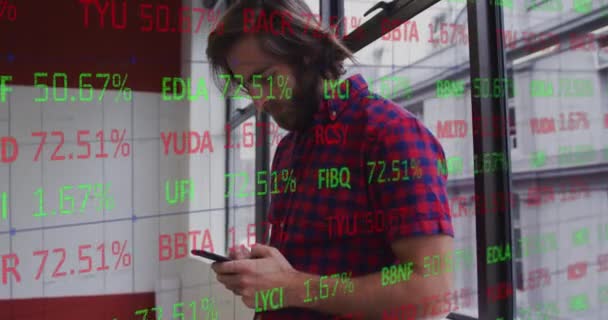 Animation Trading Board Grid Pattern Caucasian Man Using Cellphone Office — Vídeo de Stock
