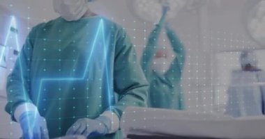 Hastanedeki hastaları ameliyat eden çeşitli cerrahların kardiyografisinin canlandırılması. Tıp, sağlık ve dijital arayüz kavramı dijital olarak oluşturulmuş video konsepti.