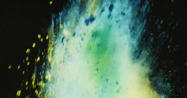 彩色粉末的录像 在黑色背景上有复制空间 霍利节 后期传统和庆祝概念 — 图库视频影像