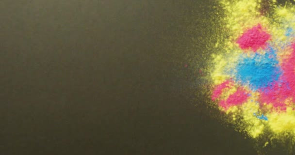 Vídeo Polvos Multicolores Con Espacio Copia Sobre Fondo Negro Festival — Vídeo de stock