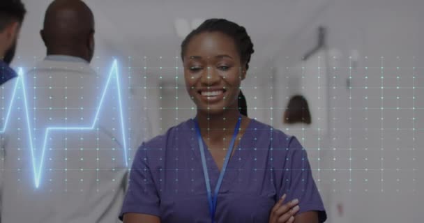 Анімація Кардіографії Над Афроамериканським Лікарем Жінкою Працює Лікарні Концепція Медицини — стокове відео