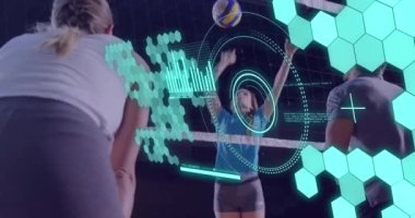 Beyazların spor salonunda voleybol oynaması üzerine yapılan tarama ve veri işleme animasyonları. Küresel spor ve dijital arayüz kavramı dijital olarak oluşturulmuş video.