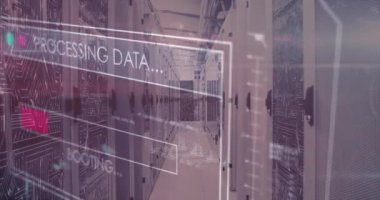 Sunucu odasındaki veri işleme ve şekillerin animasyonu. küresel iş ve dijital arayüz kavramı dijital olarak oluşturulmuş video.