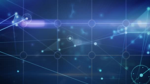 青い背景のライトトレイルに対するグリッドネットワーク上の接続のアニメーション グローバルネットワークとビジネステクノロジーのコンセプト — ストック動画