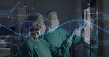 Farklı kadın cerrahlar üzerinde DNA iplikçiklerinin ve tıbbi verilerin röntgenden geçirilmesi. Dijital olarak üretilen tıbbi ve sağlık hizmetleri kavramı.