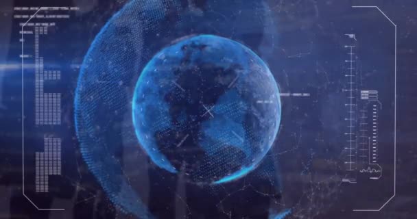 Animacja Interfejsu Przetwarzaniem Danych Globusie Niebieskim Tle Globalne Sieci Koncepcja — Wideo stockowe