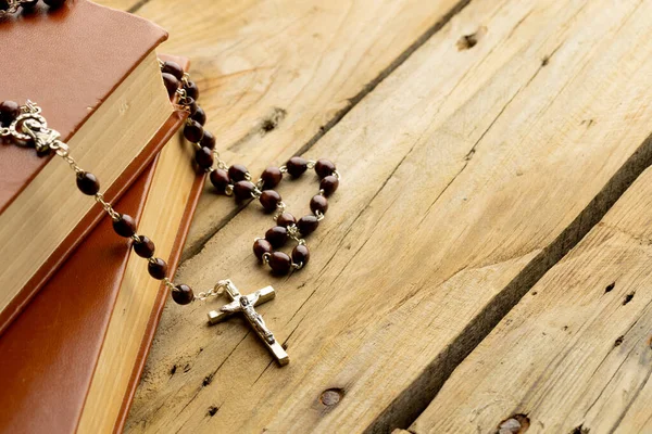 Image Close Two Holy Bibles Rosary Copy Space Wooden Background — Stock Photo, Image