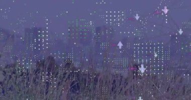 Dijital simgelerin ve noktaların animasyonu şehir manzarasına karşı. Küresel ağ ve iş teknolojisi kavramı