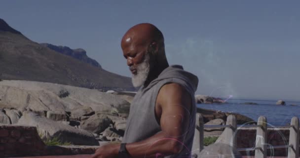 Animazione Della Rete Icone Digitali Sopra Uomo Anziano Afroamericano Con — Video Stock