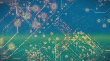 Mavi arkaplandaki yeşil şebeke üzerinden parlayan mikro işlemci bağlantılarının animasyonu. Bilgisayar arayüzü ve iş teknolojisi kavramı