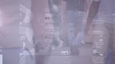 Sokakta yürüyen insanların orta bölümünün hızlandırılmış istatistiksel veri işleme animasyonu. İş veri teknolojisi kavramı