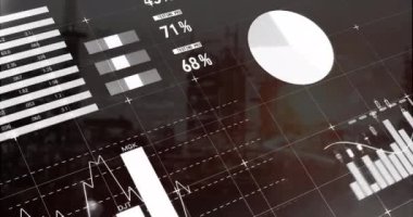 İnşaat alanına karşı şebeke üzerinden istatistiksel veri işleme animasyonu. İş veri teknolojisi kavramı