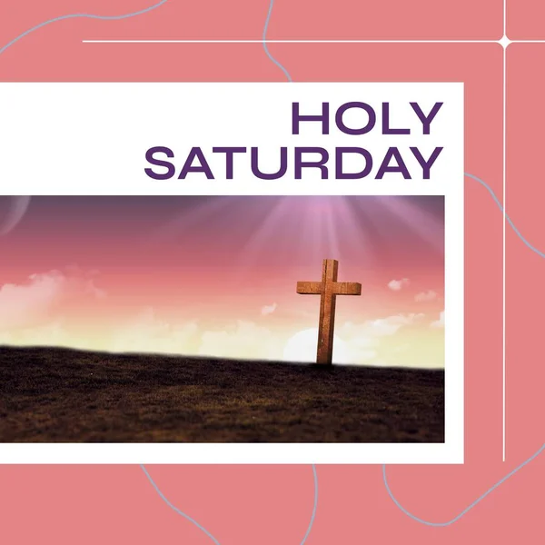 空に対する土地上のクロスとピンクの背景にスクリブルと神聖な土曜日のテキストの複合体 コピースペース キリスト教 レンタルシーズンの終わり 伝統と記念コンセプト — ストック写真