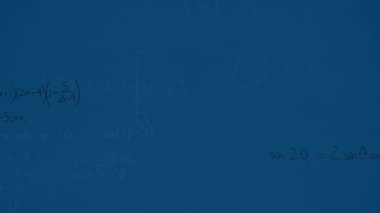 Mavi zemin üzerinde yüzen matematiksel denklemlerin ve diyagramların animasyonu. Okul ve eğitim teknolojisi kavramı