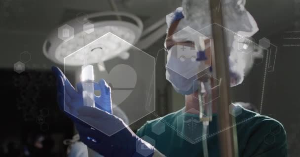 Animacja Częstości Akcji Serca Ikon Medycznych Nad Białą Chirurgiem Przygotowującą — Wideo stockowe