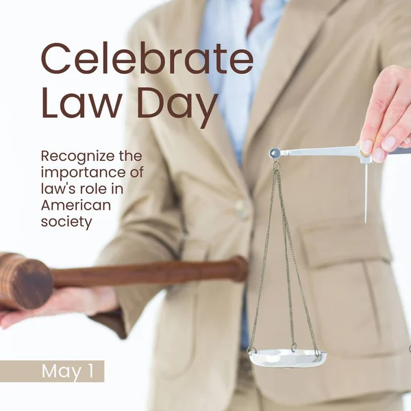 法律日文本的构成主要集中在白人女律师身上 既有大棒又有尺度 法律日和庆祝概念数字生成的图像 — 图库照片