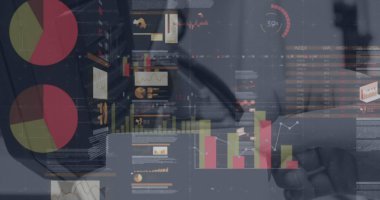 Kredi kartıyla ödeme yapan kişiye karşı istatistiksel veri işleme. kablosuz ve dijital ödeme kavramı