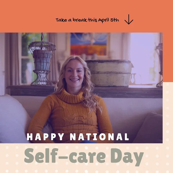소파에 코카서스 여성에 전국적 자기보살핌의 텍스트의 National Self Care Day — 스톡 사진