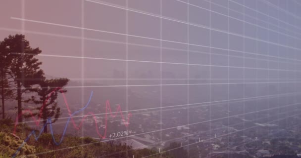 Sisin Ortasındaki Şehir Manzarasının Havadan Görüntüsü Üzerinde Birden Fazla Grafik — Stok video