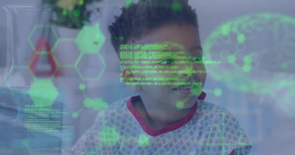 乳児患者を対象とした医療データ処理のアニメーション グローバル医療 デジタルインターフェース コンピューティング データ処理の概念デジタル生成されたビデオ — ストック動画