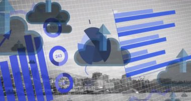 Şehirdeki finansal veri işleme animasyonu. Küresel iş, finans, hesaplama ve veri işleme kavramı dijital olarak oluşturulmuş video.