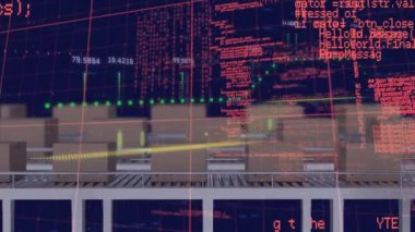 Taşıyıcı bantlardaki kutuların üzerinde finansal veri işleme animasyonu. Küresel sevkiyat, iş, finans, bilgisayar ve veri işleme kavramı dijital olarak oluşturuldu.