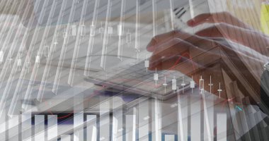 Ofisteki bilgisayarı kullanarak ellerin üzerinde veri işleme resmi. Küresel iş ve dijital arayüz kavramı dijital olarak oluşturulmuş görüntü.