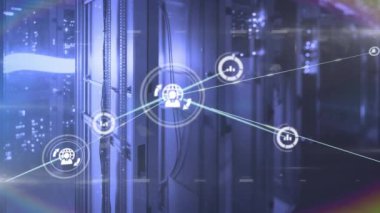 Aydınlatılmış sunucu odasındaki bağlı profil simgelerinin canlandırması. Dijital bileşik, çoklu pozlama, iletişim, veri merkezi, ağ, teknoloji ve ağ sunucu kavramı.