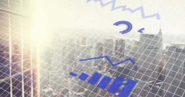 Şehirdeki finansal veri işleme animasyonu. Küresel iş, finans, hesaplama ve veri işleme kavramı dijital olarak oluşturulmuş video.