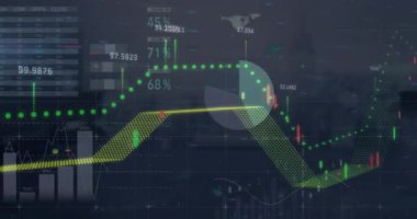 Şehir manzarası üzerinde finansal veri işleme animasyonu. Küresel finansman, iş ve dijital arayüz kavramı dijital olarak oluşturulmuş video.